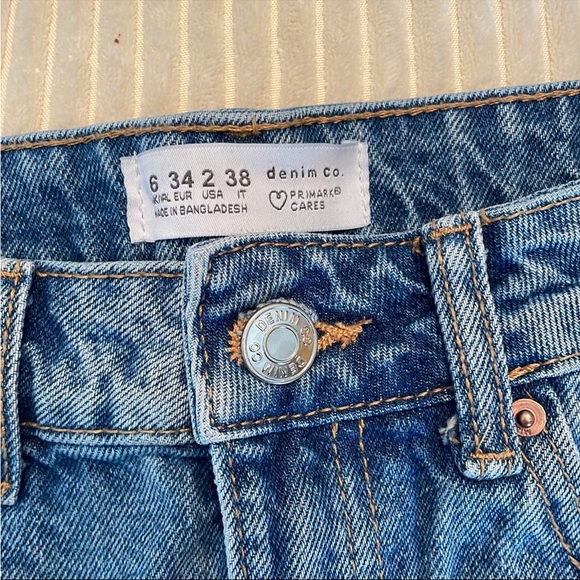 Denim shorts - Picture 3 of 3